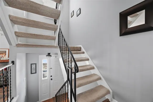 3073 Meadow Brook Ct gallery image 8