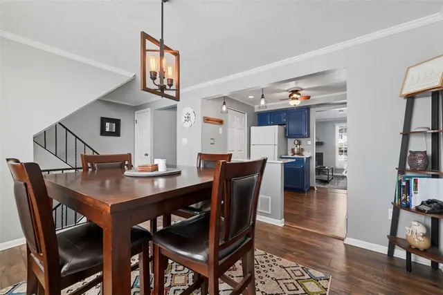 3073 Meadow Brook Ct gallery image 11