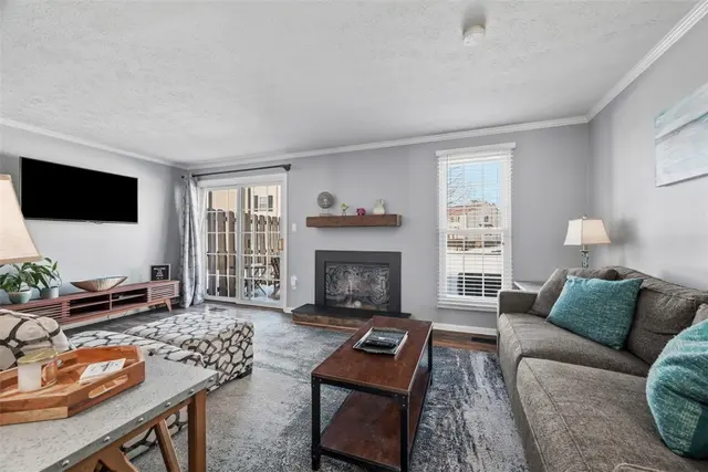 3073 Meadow Brook Ct gallery image 12