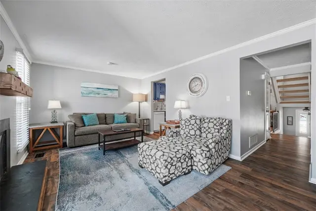 3073 Meadow Brook Ct gallery image 14