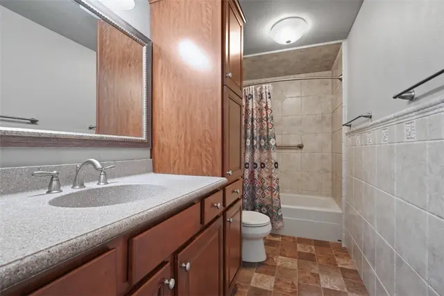 3073 Meadow Brook Ct gallery image 22