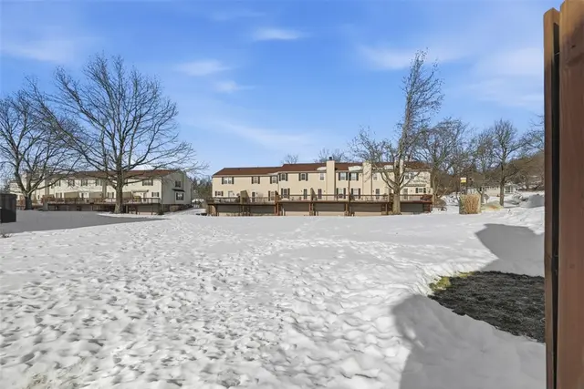 3073 Meadow Brook Ct gallery image 28