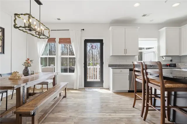 308 Cross Creek Drive gallery image 3