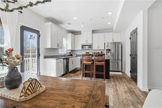 308 Cross Creek Drive gallery image 8