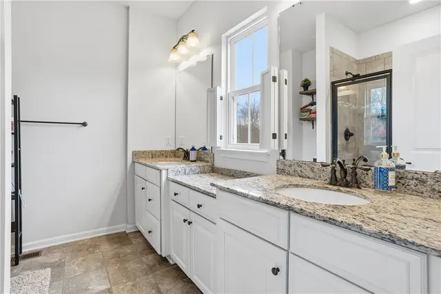 308 Cross Creek Drive gallery image 9