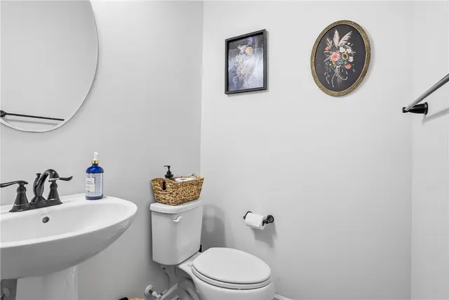 308 Cross Creek Drive gallery image 16