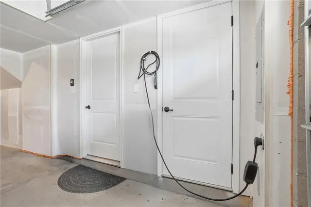 308 Cross Creek Drive gallery image 21