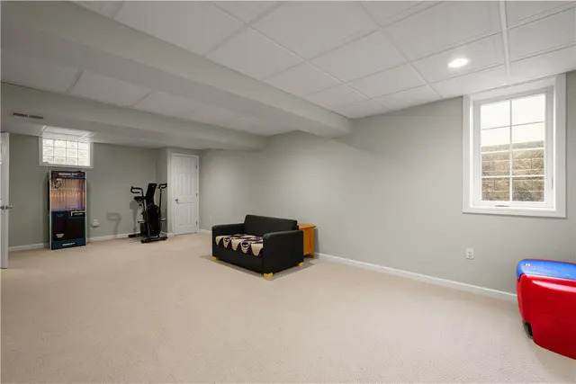 308 Fox Meadow Dr. gallery image 35