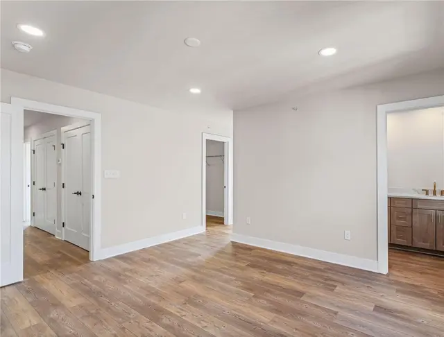 308 Frederick Way gallery image 8