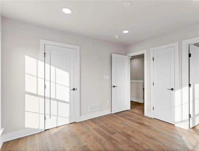 308 Frederick Way gallery image 15