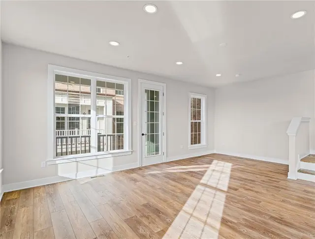 308 Frederick Way gallery image 20