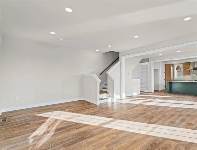 308 Frederick Way gallery image 24