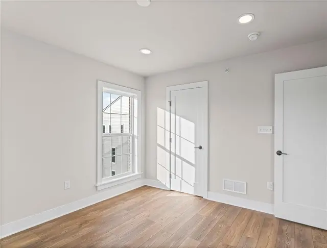 308 Frederick Way gallery image 32