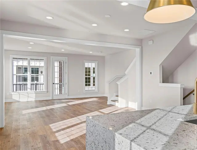 308 Frederick Way gallery image 35
