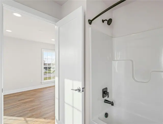 308 Frederick Way gallery image 47