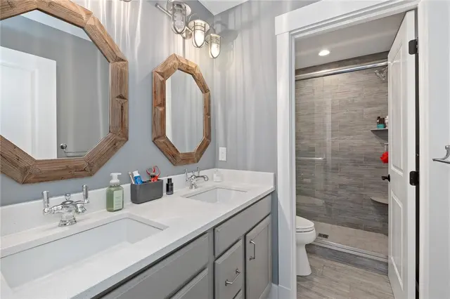 308 Groomes Court gallery image 4