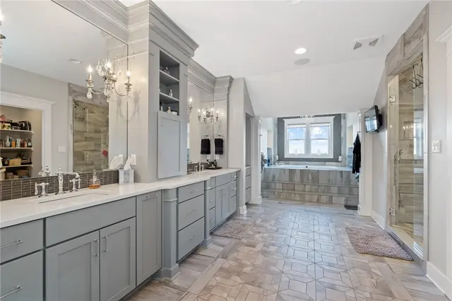 308 Groomes Court gallery image 13