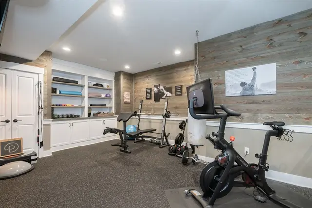 308 Groomes Court gallery image 14