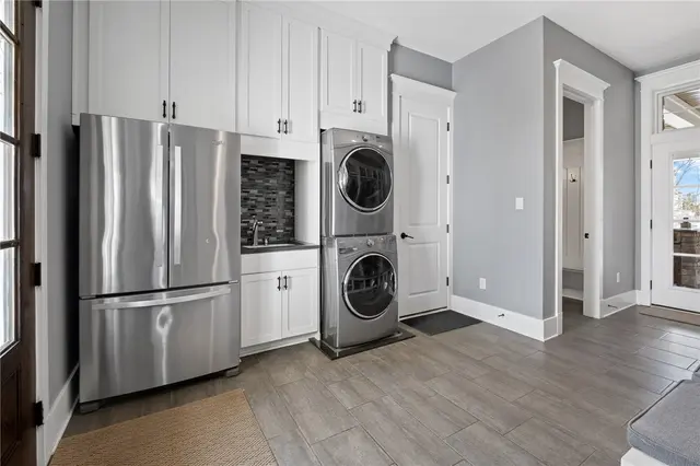 308 Groomes Court gallery image 18