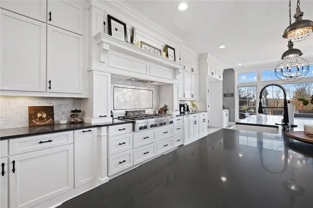 308 Groomes Court gallery image 24