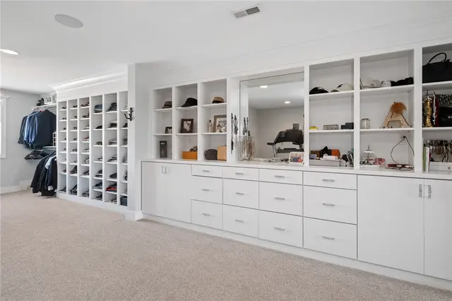 308 Groomes Court gallery image 32