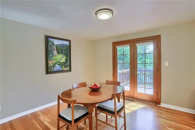308 Holiday Drive gallery image 5