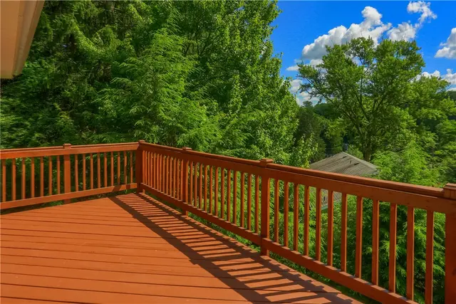 308 Holiday Drive gallery image 8