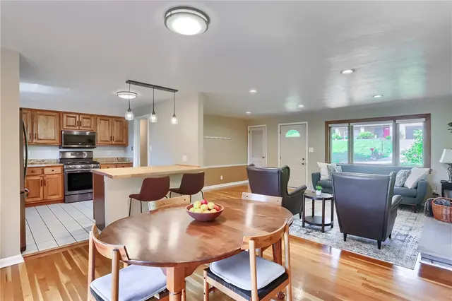 308 Holiday Drive gallery image 14