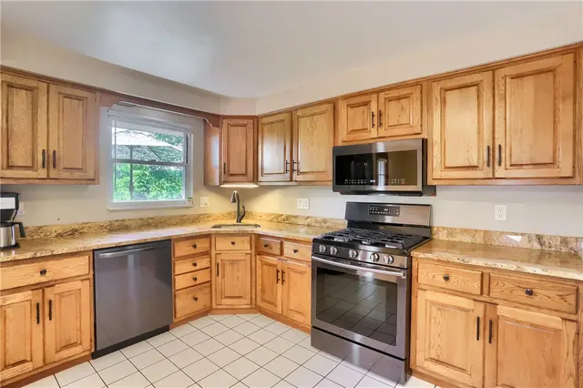 308 Holiday Drive gallery image 17