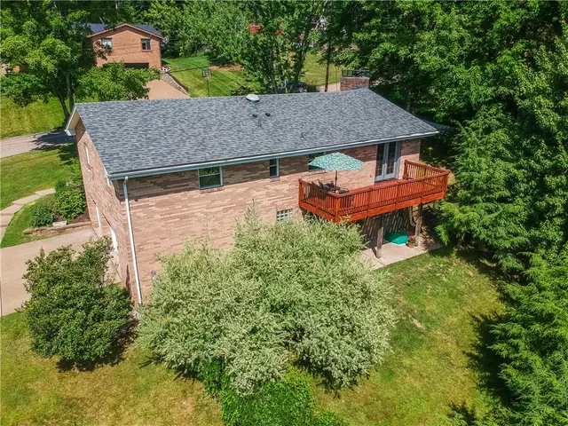 308 Holiday Drive gallery image 25