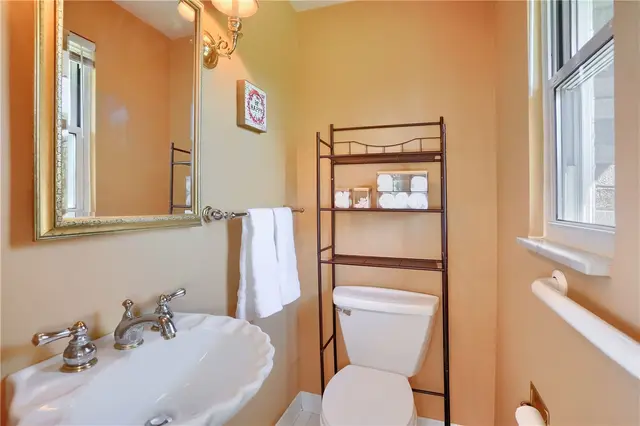 308 Holiday Drive gallery image 27
