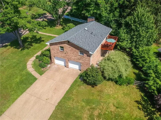 308 Holiday Drive gallery image 36