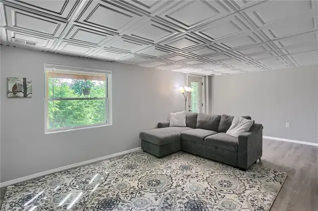308 Holiday Drive gallery image 38