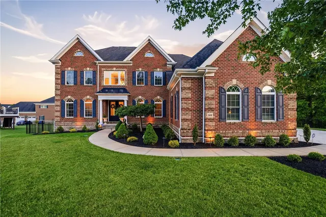 308 Longmore Drive gallery image 4