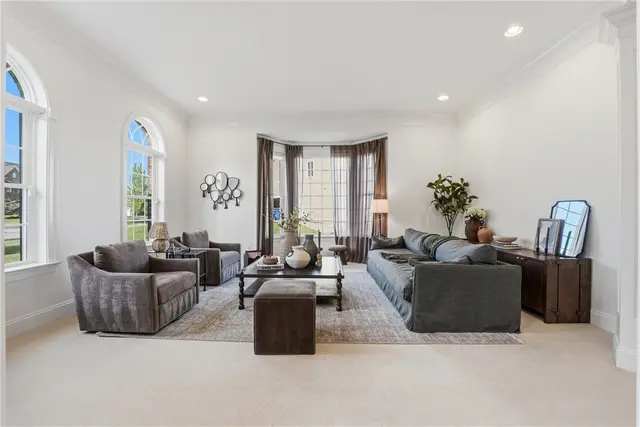 308 Longmore Drive gallery image 10