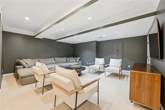 308 Longmore Drive gallery image 11