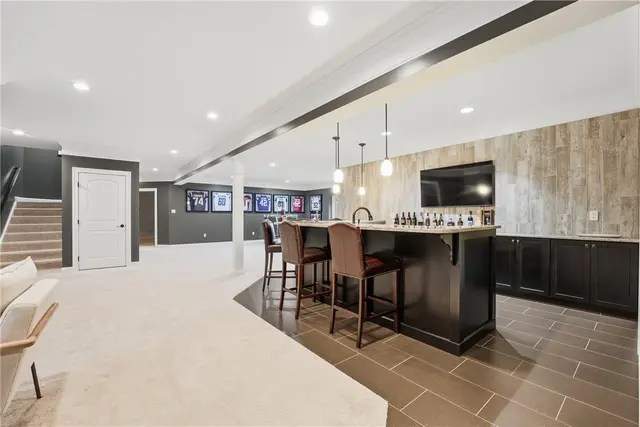 308 Longmore Drive gallery image 21