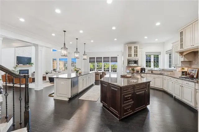 308 Longmore Drive gallery image 22