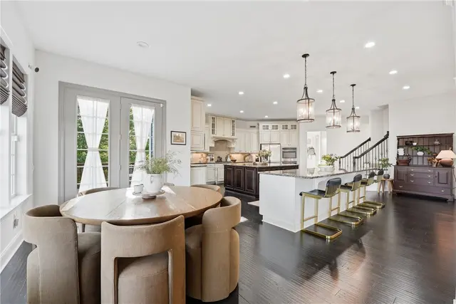 308 Longmore Drive gallery image 33