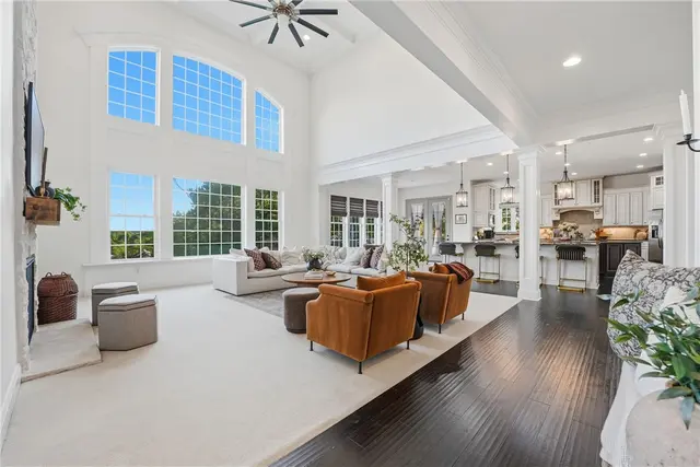308 Longmore Drive gallery image 40