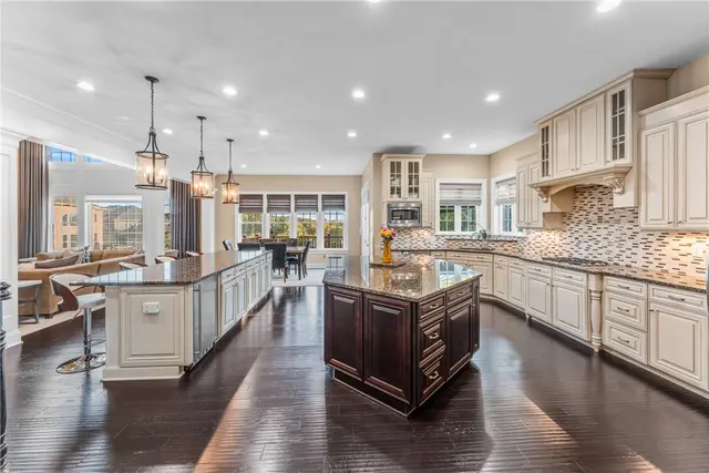 308 Longmore Drive gallery image 49