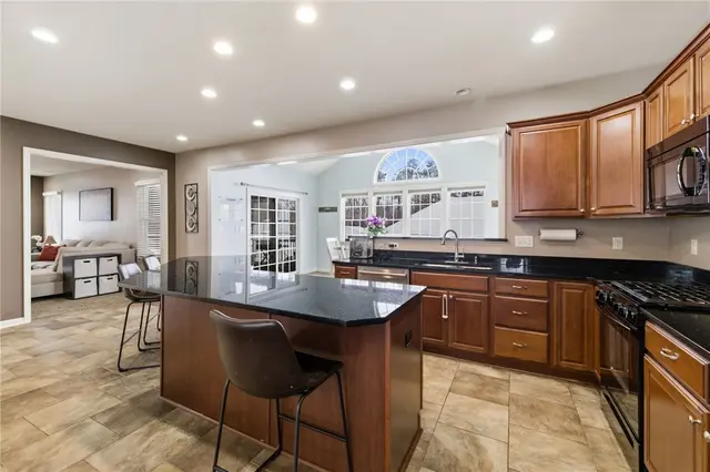 309 Dirkshire Ct gallery image 8