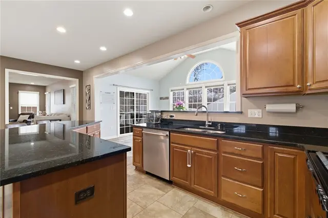 309 Dirkshire Ct gallery image 9