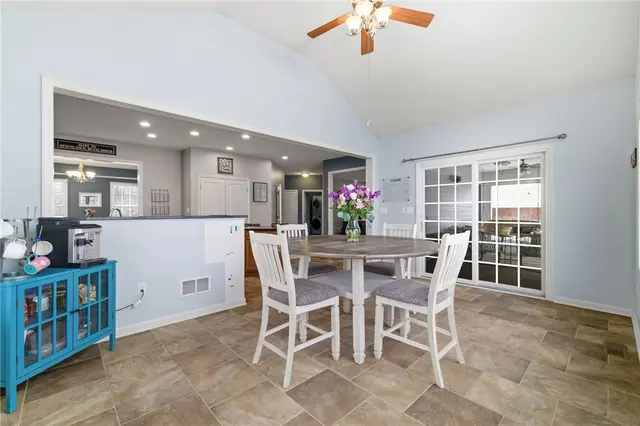 309 Dirkshire Ct gallery image 14