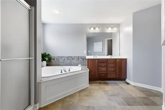 309 Dirkshire Ct gallery image 25