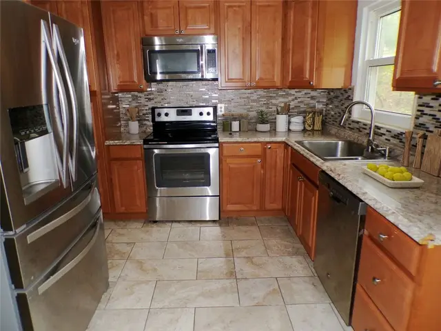 309 Larkwood Ct gallery image 6