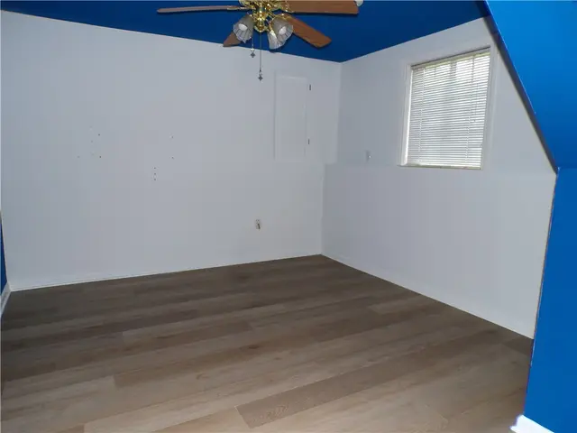 309 Larkwood Ct gallery image 9