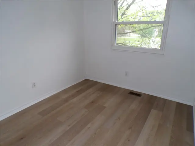 309 Larkwood Ct gallery image 11