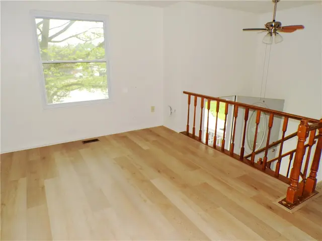 309 Larkwood Ct gallery image 12