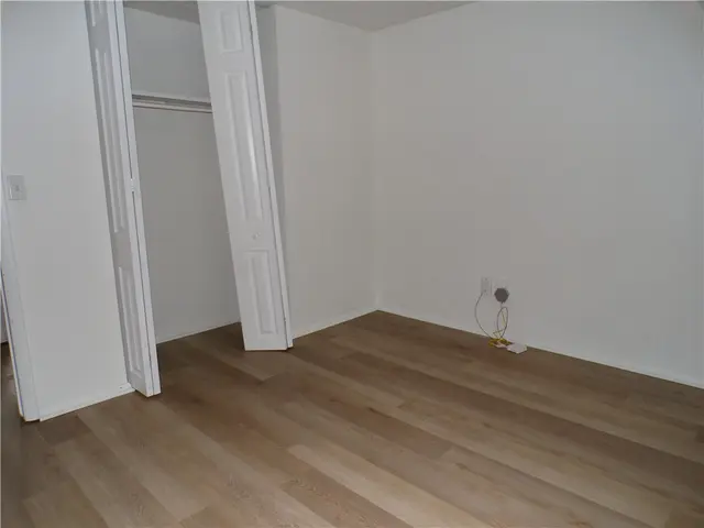 309 Larkwood Ct gallery image 16